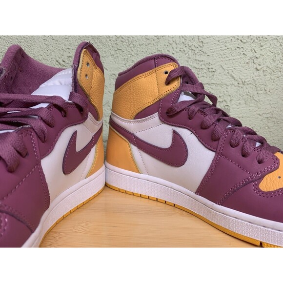 Size 12 Nike Air Jordan 1 Retro High OG Brotherhood 555088-706 Sz12 main image 10